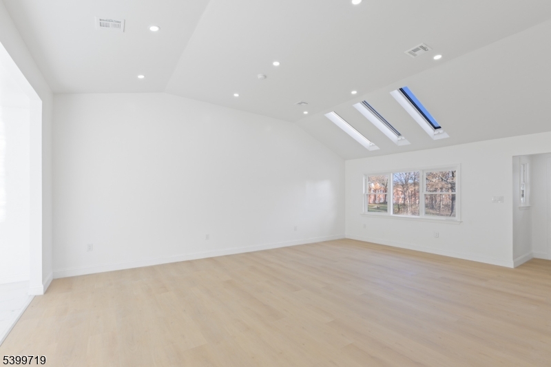 Woodbridge Twp., NJ 08863,537 Ford Ave