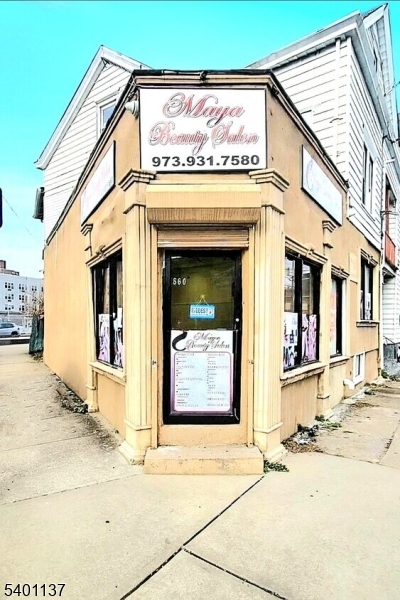 560 E 18Th St, Paterson City, NJ 07514