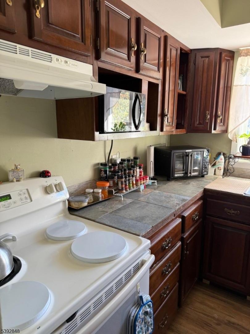 Andover Twp., NJ 07848,11 Cheyenne Rd