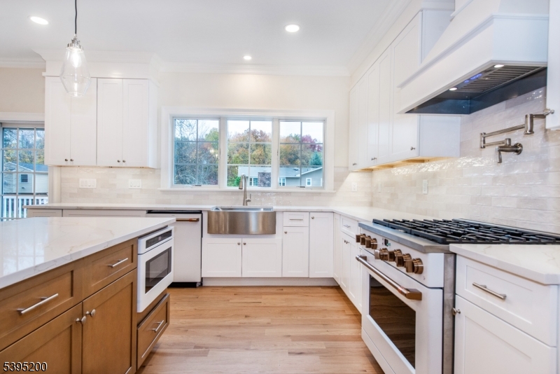 Fairfield Twp., NJ 07004,20 West Dr