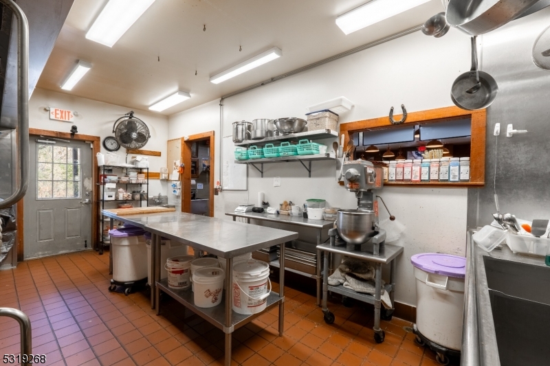 Sandyston Twp., NJ 07826,283 Route 206