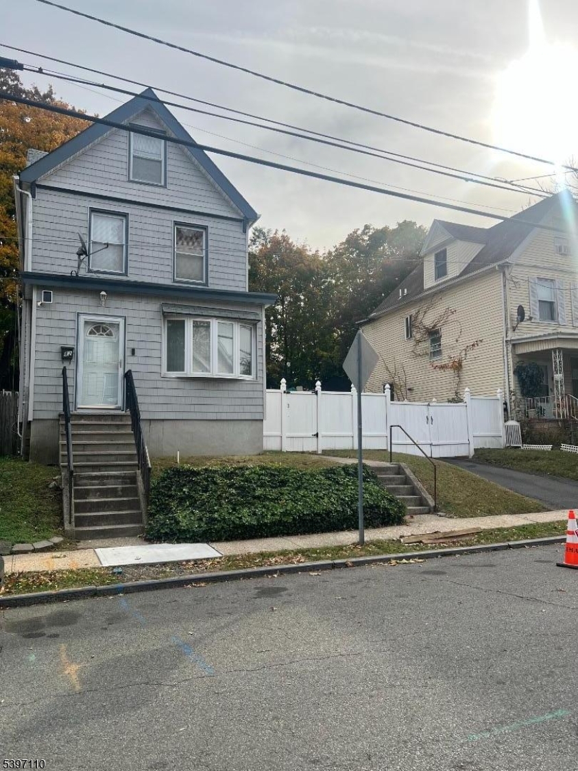 80 Smith St, Irvington Twp., NJ 07111