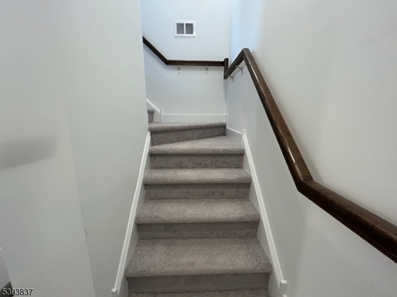 Little Falls Twp., NJ 07424,10 Harvest Way