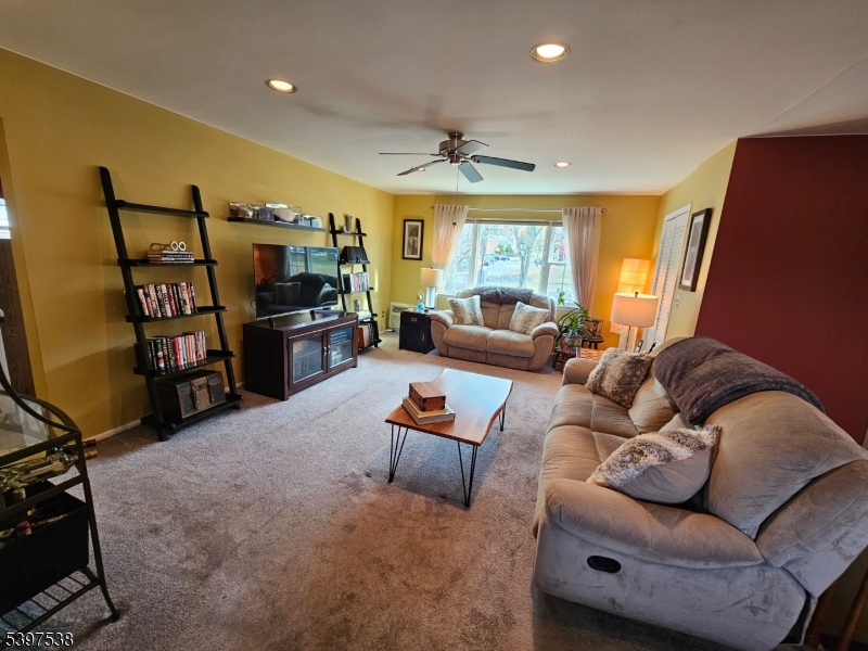 Verona Twp., NJ 07044,18 Wedgewood Dr #28