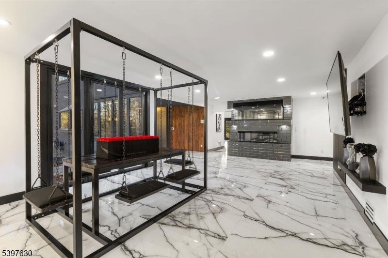 Kinnelon Boro, NJ 07405,12 Smoke Rise Rd