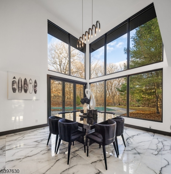 Kinnelon Boro, NJ 07405,12 Smoke Rise Rd