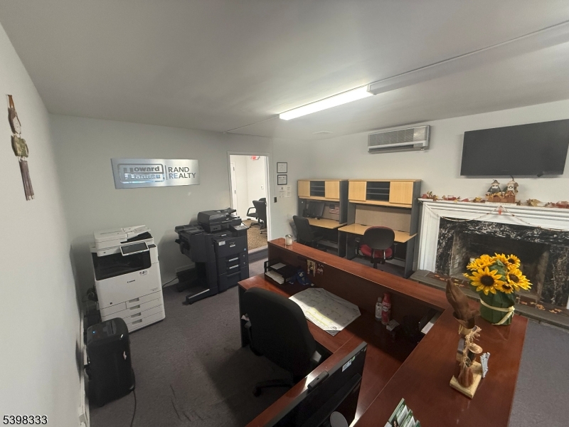 Linden City, NJ 07036,918 N Wood Ave