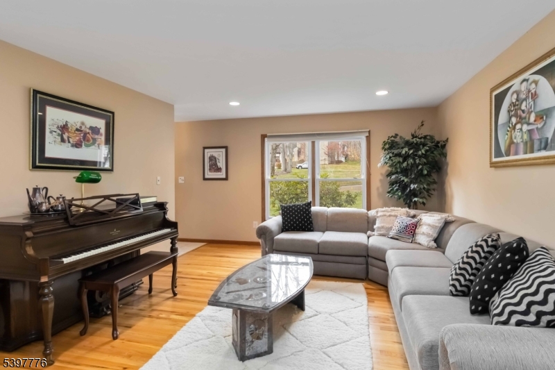 Randolph Twp., NJ 07869,7 Drake Ct