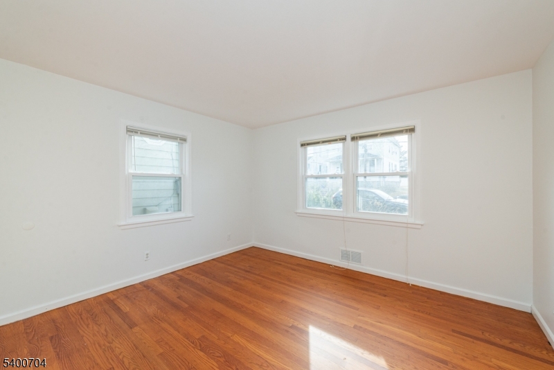 Bloomfield Twp., NJ 07003,17 Cedar St