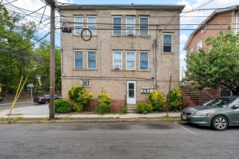 1 Cedar Hill Ave, Belleville Twp., NJ 07109