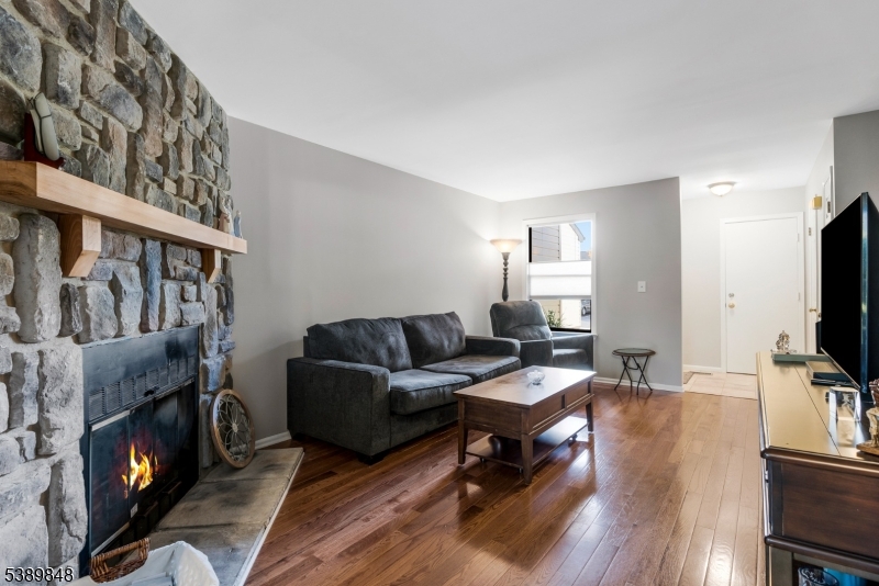 Raritan Twp., NJ 08822,404 Willow Ct