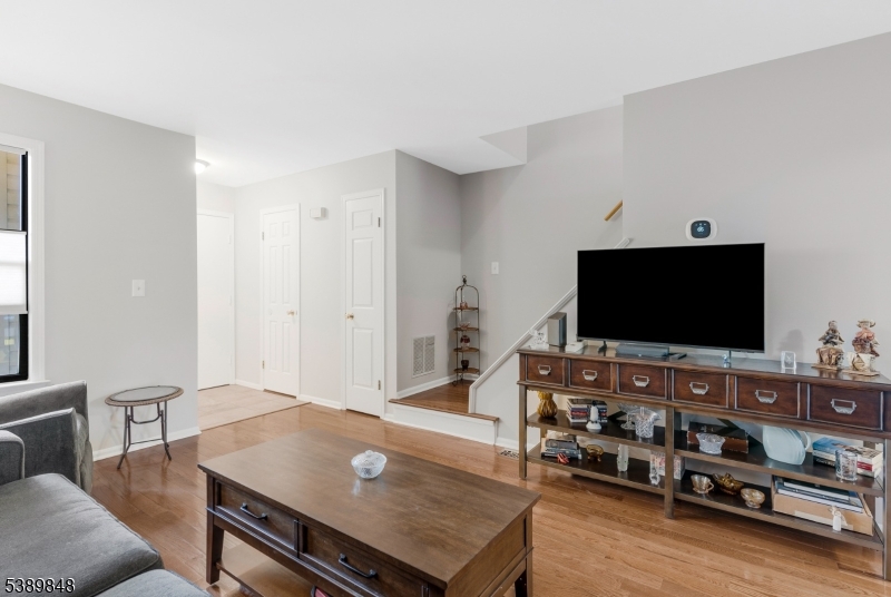 Raritan Twp., NJ 08822,404 Willow Ct