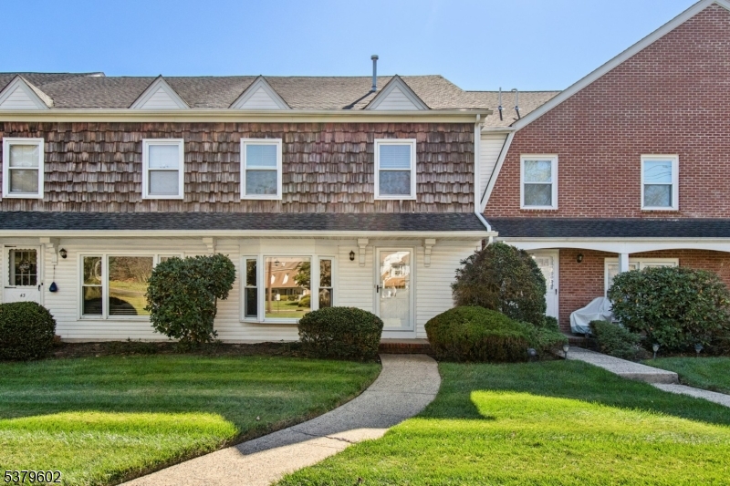 44 Maddaket Village, Scotch Plains Twp., NJ 07076