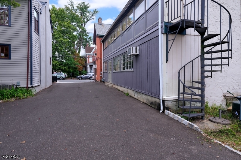 Lambertville City, NJ 08530,67 Bridge St