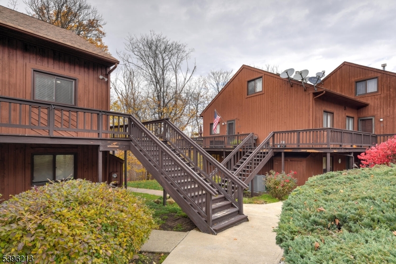 Vernon Twp., NJ 07462,3 Powderhorn Ct #2