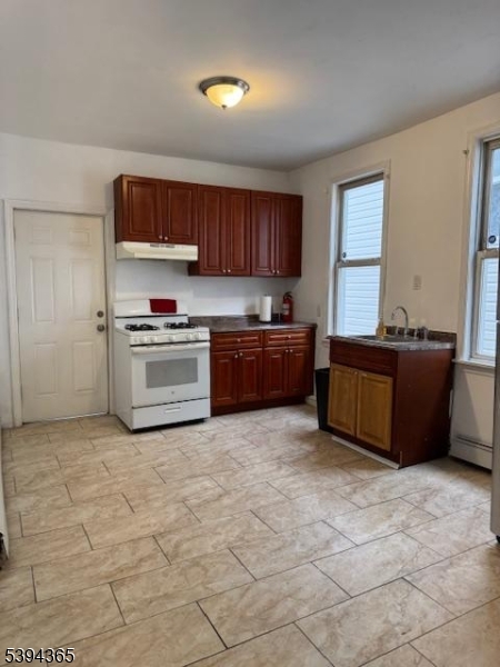 537 S Park St, Elizabeth City, NJ 07206