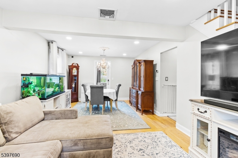 Maywood Boro, NJ 07607,862 Grant Ave