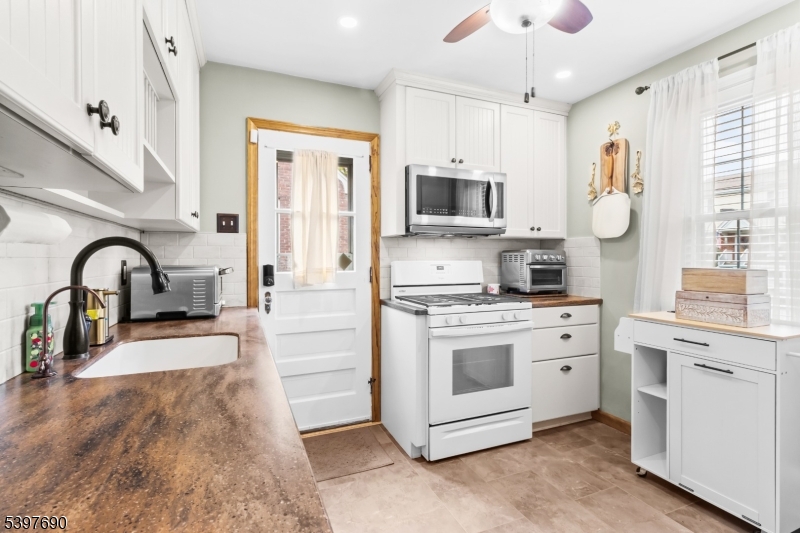 Maywood Boro, NJ 07607,862 Grant Ave