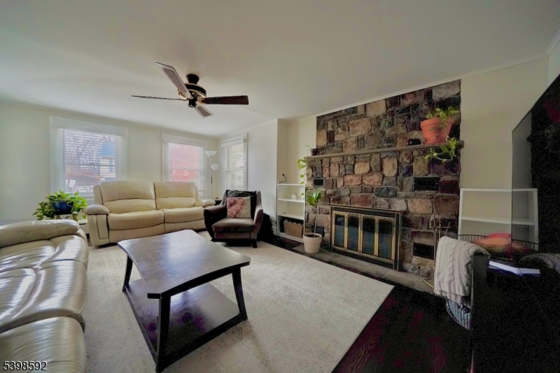 Hopatcong Boro, NJ 07843,22 Innis Ave