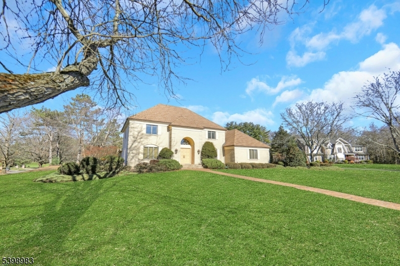 Franklin Lakes Boro, NJ 07417,300 Forsythia Ct