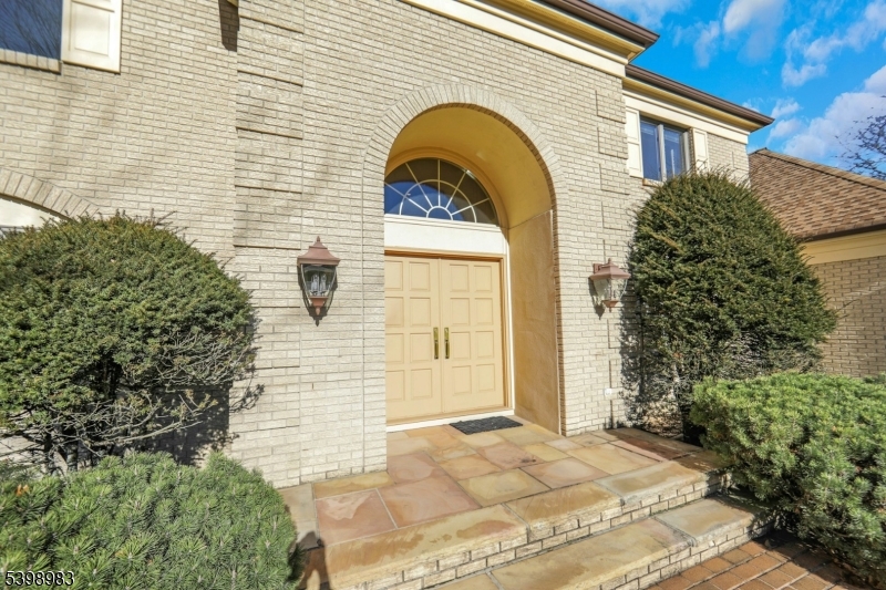 Franklin Lakes Boro, NJ 07417,300 Forsythia Ct