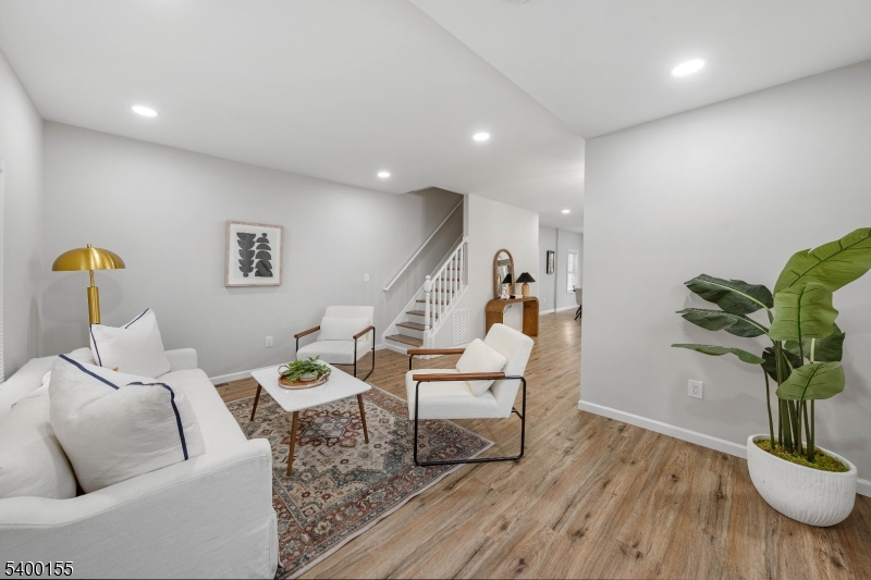 Kenilworth Boro, NJ 07033,252 N 9Th St