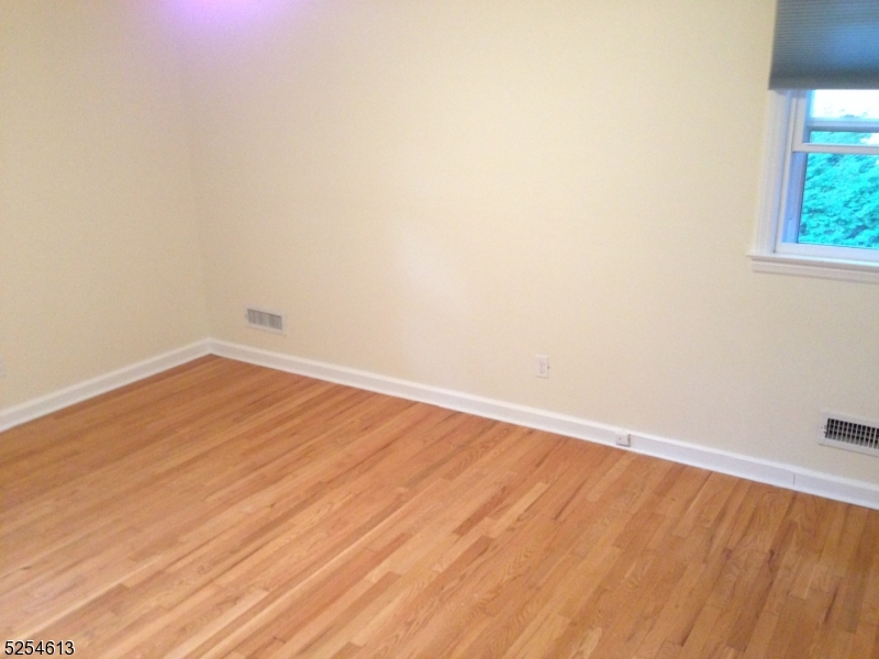 Livingston Twp., NJ 07039,42 Cobblewood Rd