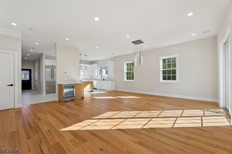 Madison Boro, NJ 07940,21A Belmont Ave #a