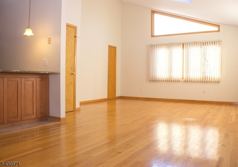 Cliffside Park Boro, NJ 07010,185 Main Street-C000A A #A