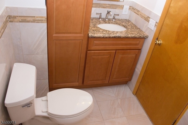 Cliffside Park Boro, NJ 07010,185 Main Street-C000A A #A