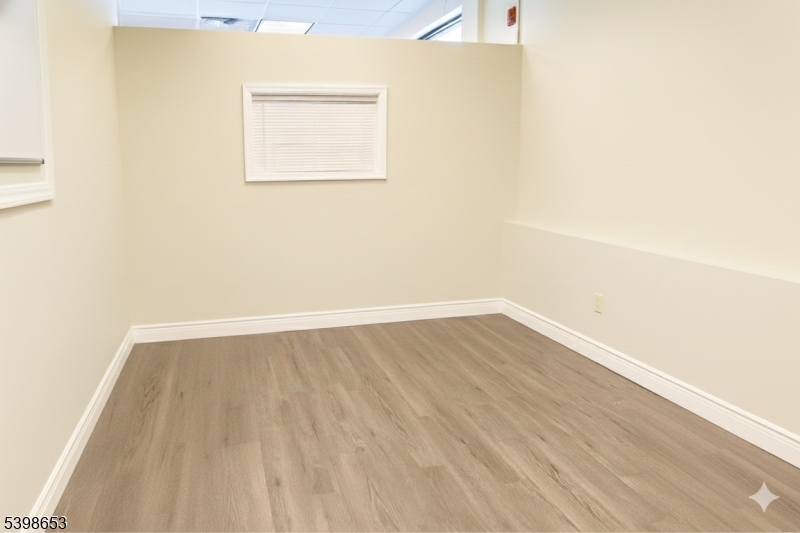 Totowa Boro, NJ 07512,442 Union Blvd