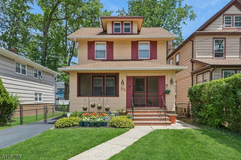 211 Sterling Pl, Roselle Boro, NJ 07203
