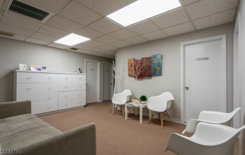 Florham Park Boro, NJ 07932,123 Columbia Tpke