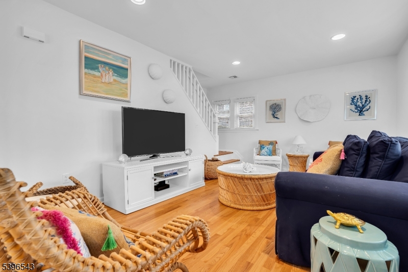 Bay Head Boro, NJ 08742,440 Lake Ave