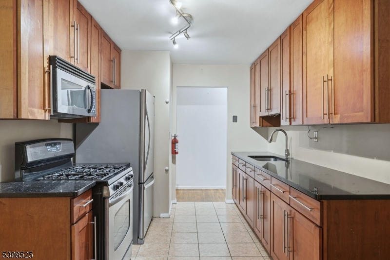 North Plainfield Boro, NJ 07060,401 US Highway 22 APT 40F #F