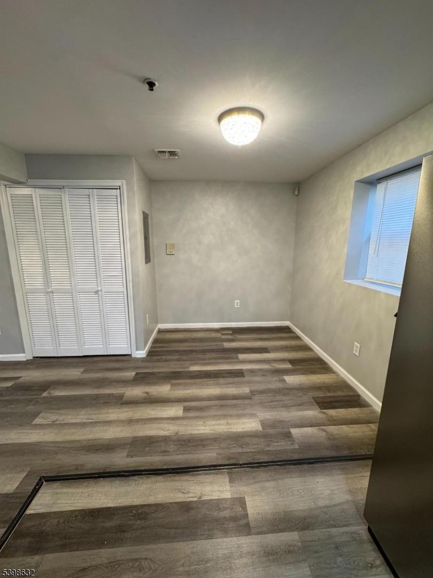 Newark City, NJ 07104,40-42 Hinsdale Pl #1