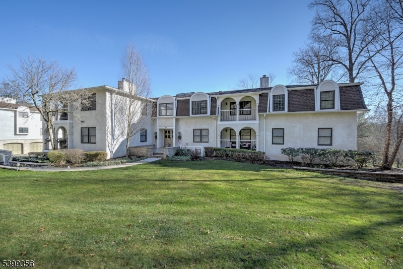 Chatham Twp., NJ 07928,17E Heritage Dr #E