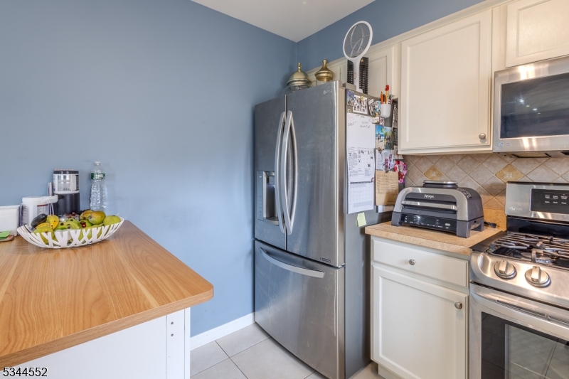 Newark City, NJ 07105,19 Val Sumo Ln