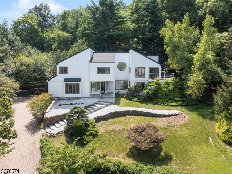 Cedar Grove Twp., NJ 07009,215 Eileen Dr