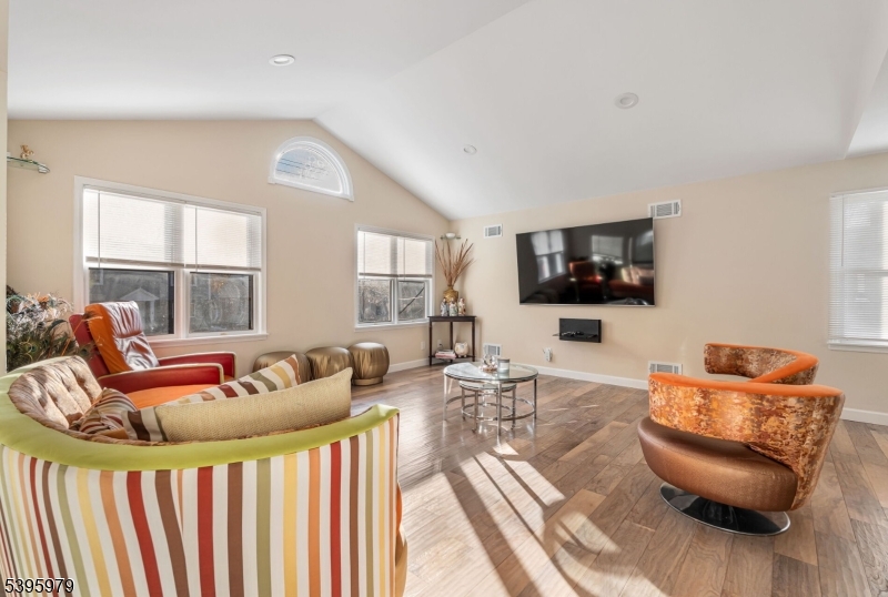 Verona Twp., NJ 07044,208 Linden Ave