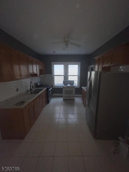 Irvington Twp., NJ 07111,32 Rosehill Pl #1