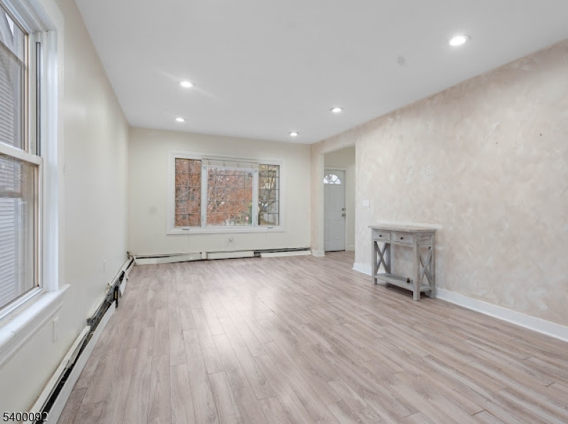 Clifton City, NJ 07011,354 Summer St