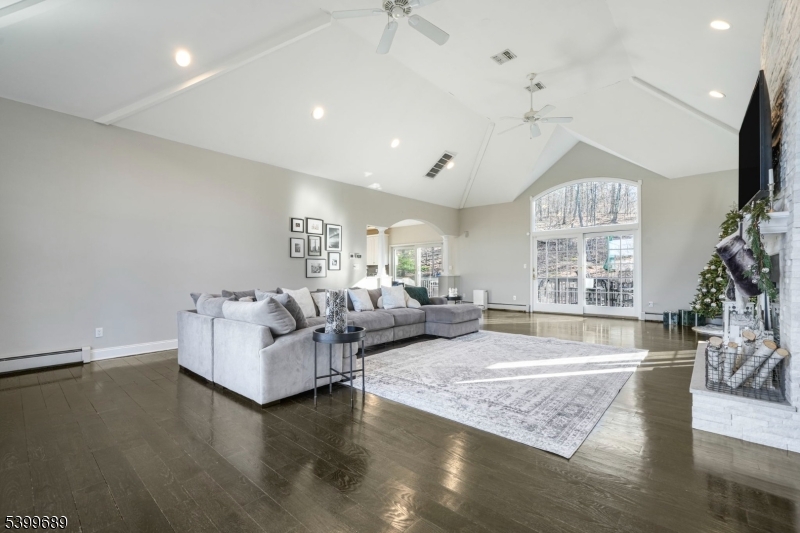 Kinnelon Boro, NJ 07405,45 Alize Dr