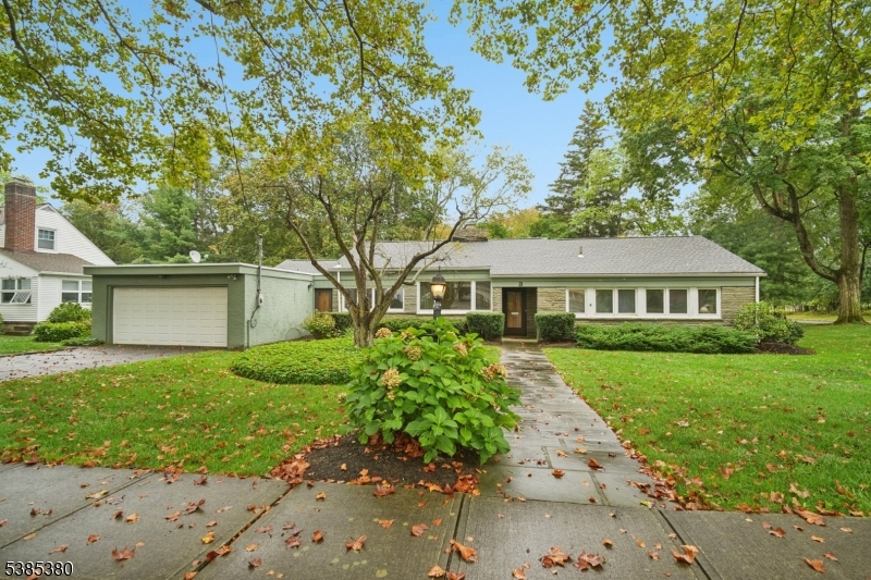 3 Ardsleigh Dr, Madison Boro, NJ 07940