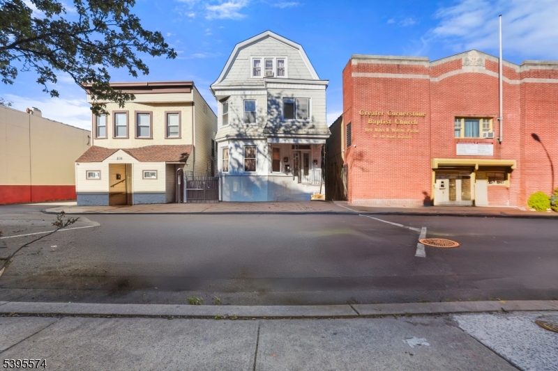 233 N 18Th St, East Orange City, NJ 07017