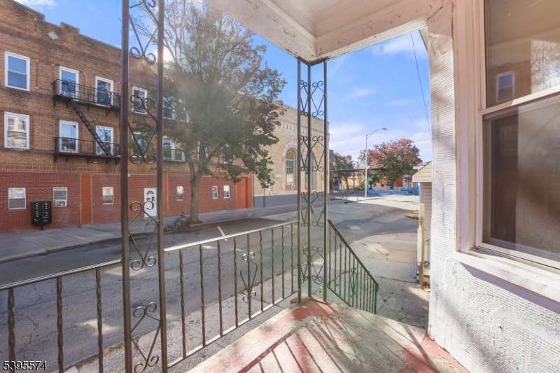 East Orange City, NJ 07017,233 N 18Th St