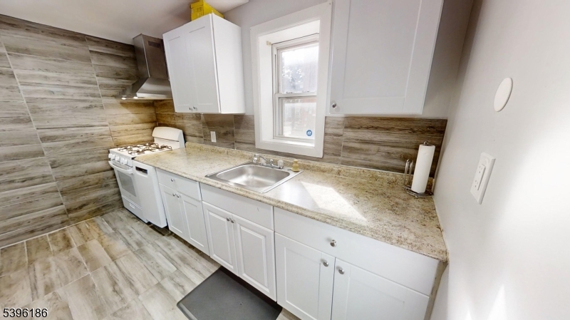 Harrison Town, NJ 07029,115 Grant Ave