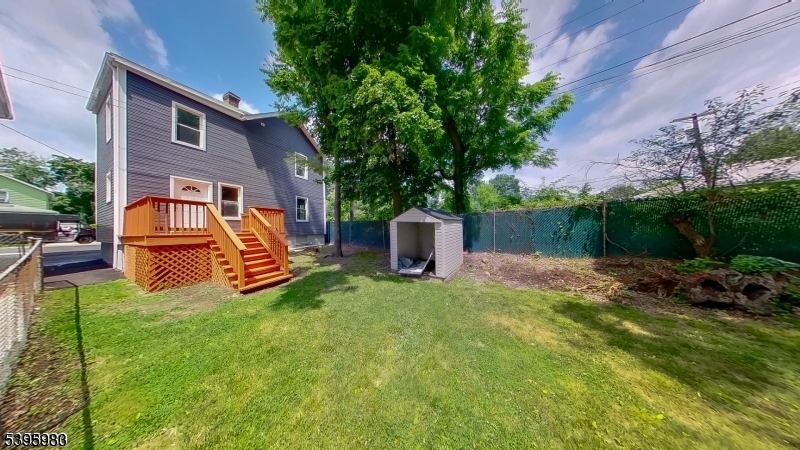 East Orange City, NJ 07017,32 Meadow St