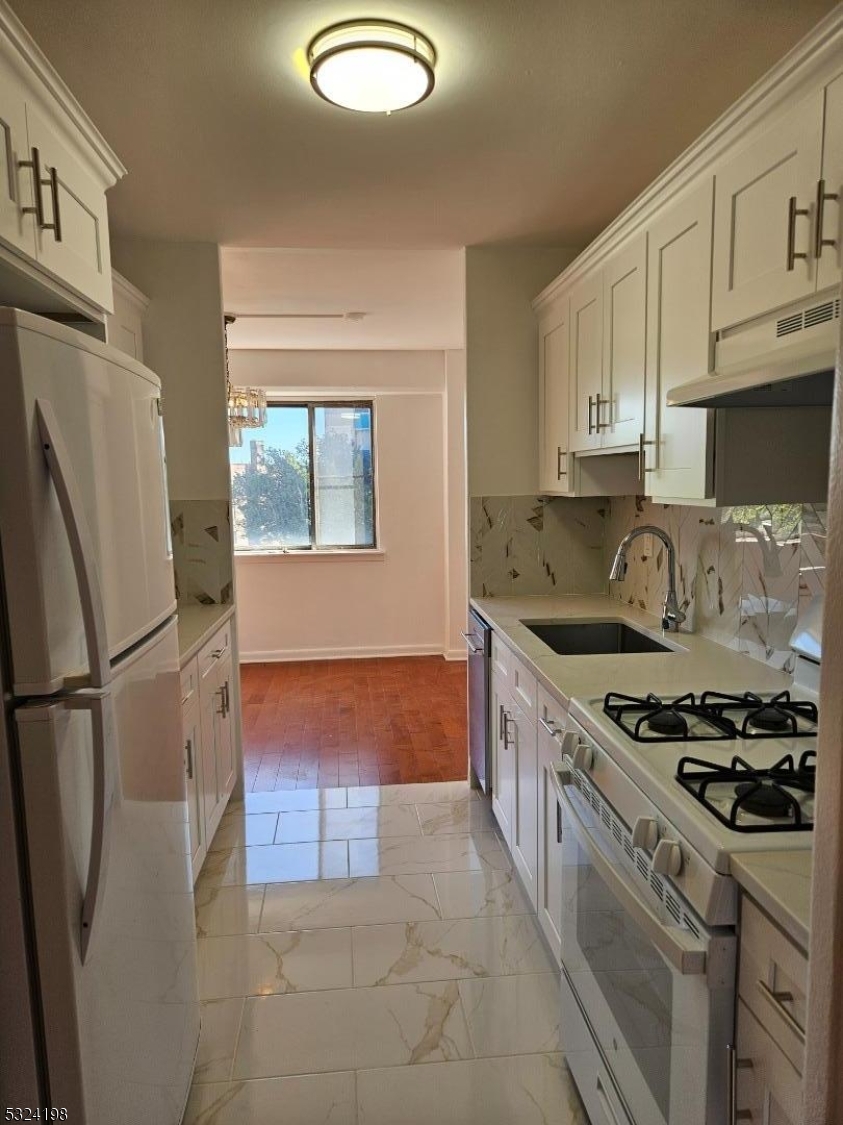 East Orange City, NJ 07017,275 Prospect St #2C