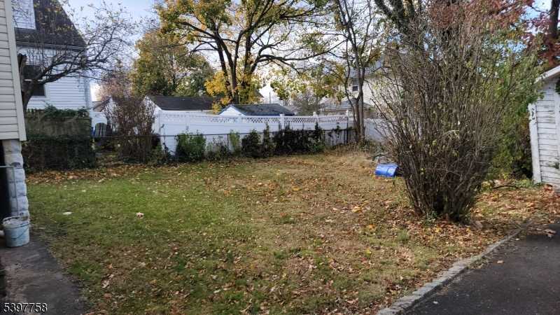 Union Twp., NJ 07088,27 Roselyn Pl